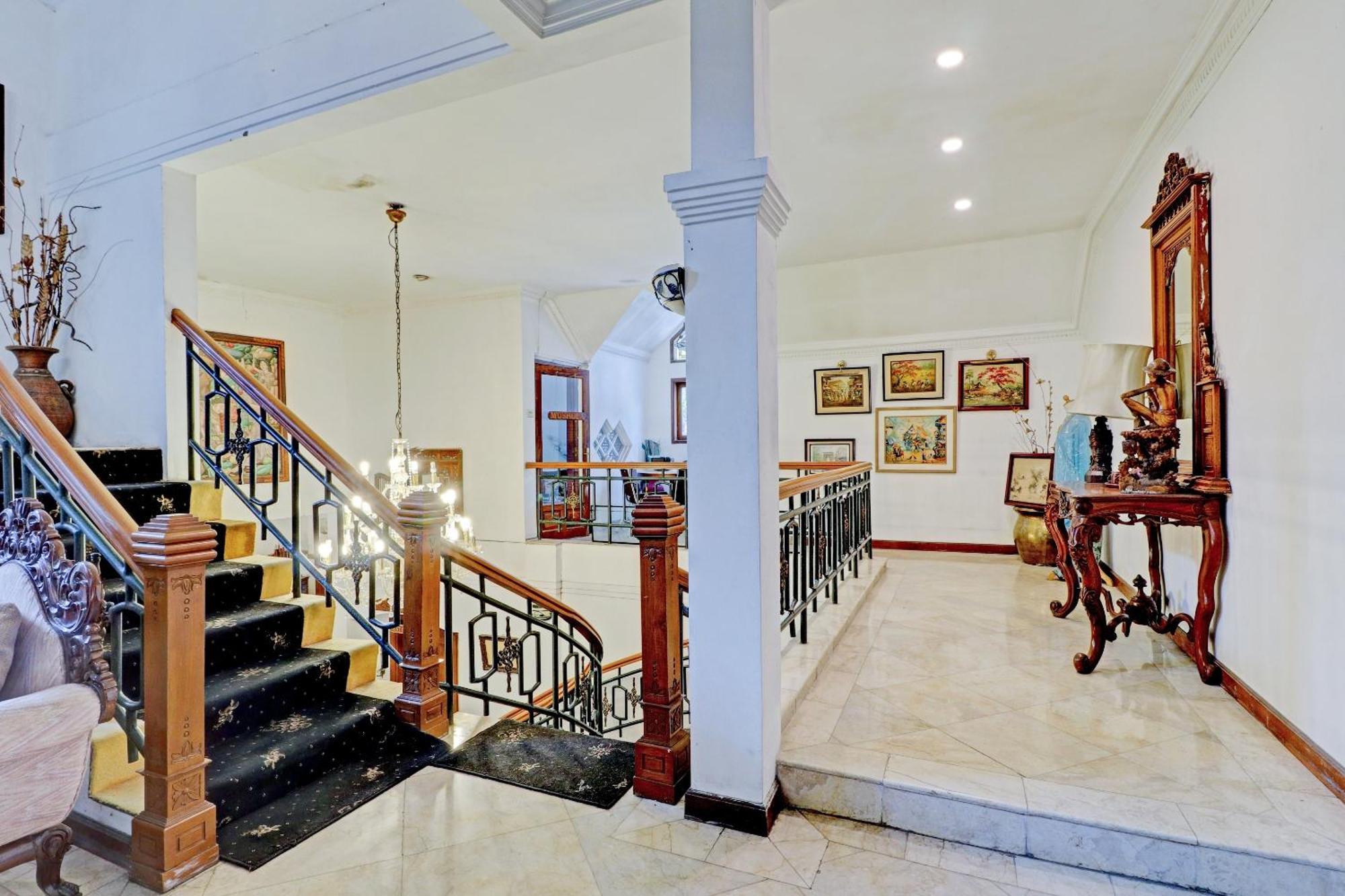 Hotel O Bandung Near Stadion Siliwangi Formerly The Ethnic Hotel 万隆 外观 照片
