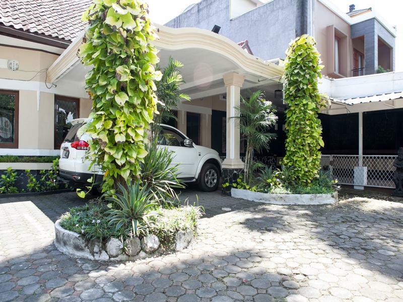 Hotel O Bandung Near Stadion Siliwangi Formerly The Ethnic Hotel 万隆 外观 照片