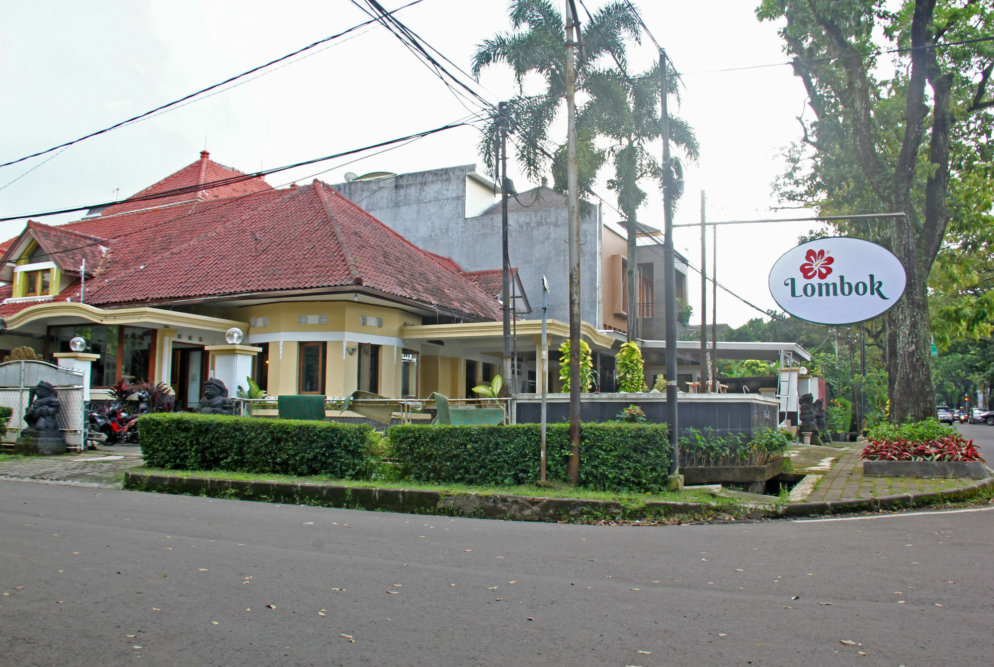 Hotel O Bandung Near Stadion Siliwangi Formerly The Ethnic Hotel 万隆 外观 照片